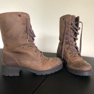 Size 7 Clark’s Brown Lace Up Boots